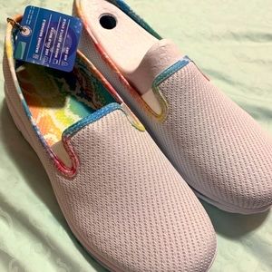 Brand new Go Walk Sketchers. NWT never worn. Size 8